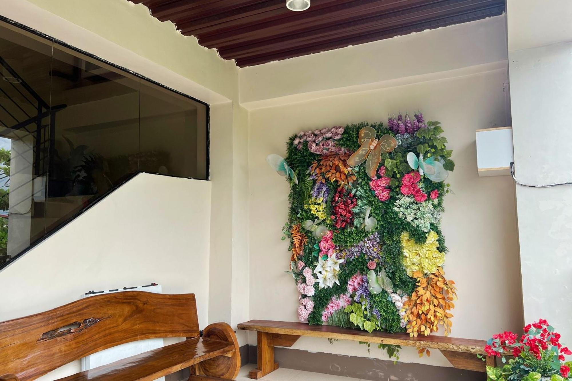 Sta Rosa Inn Iloilo Powered By Cocotel Екстер'єр фото